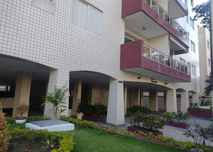 Apartamento amplo próximo a praia - Faça tudo a pé